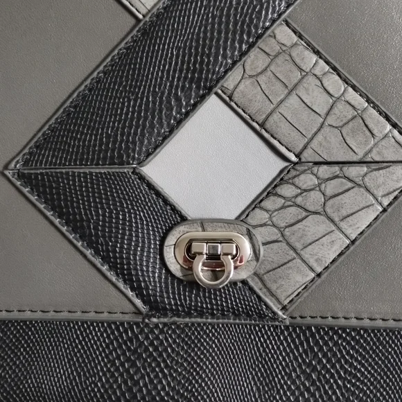 Color Block Pattern Purse - Picture 9 of 13